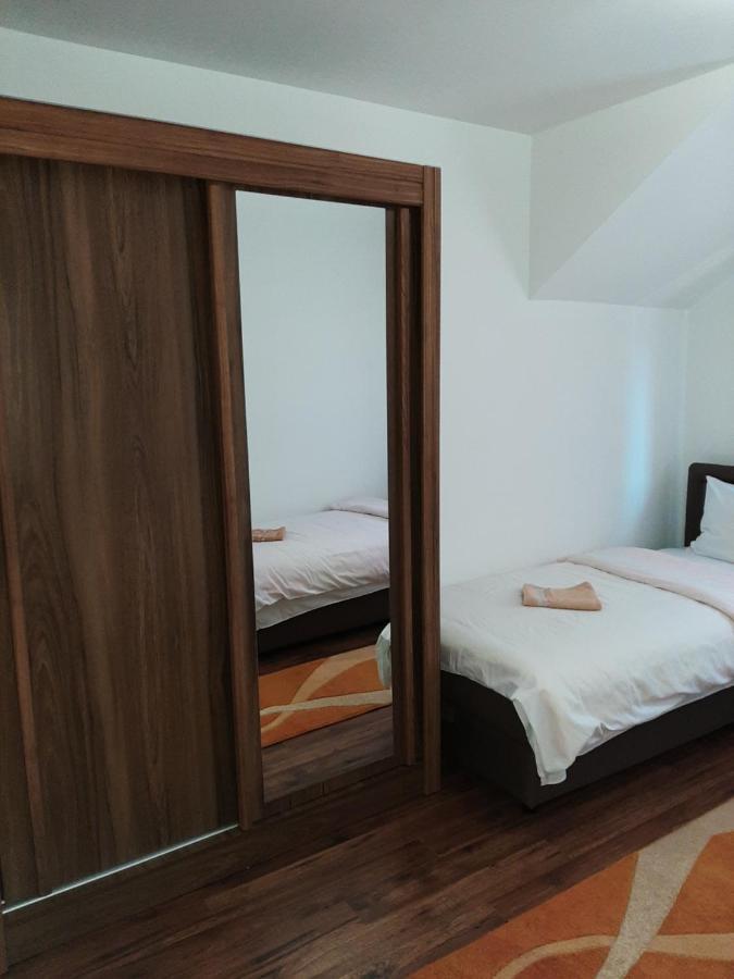 Apartmani Mia Vuksanovic Cetinje Chambre photo