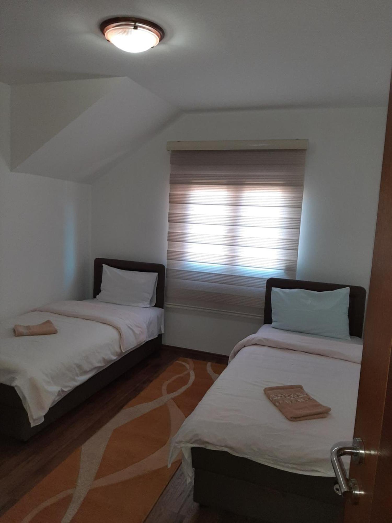 Apartmani Mia Vuksanovic Cetinje Chambre photo