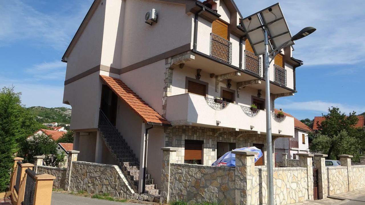 Apartmani Mia Vuksanovic Cetinje Chambre photo